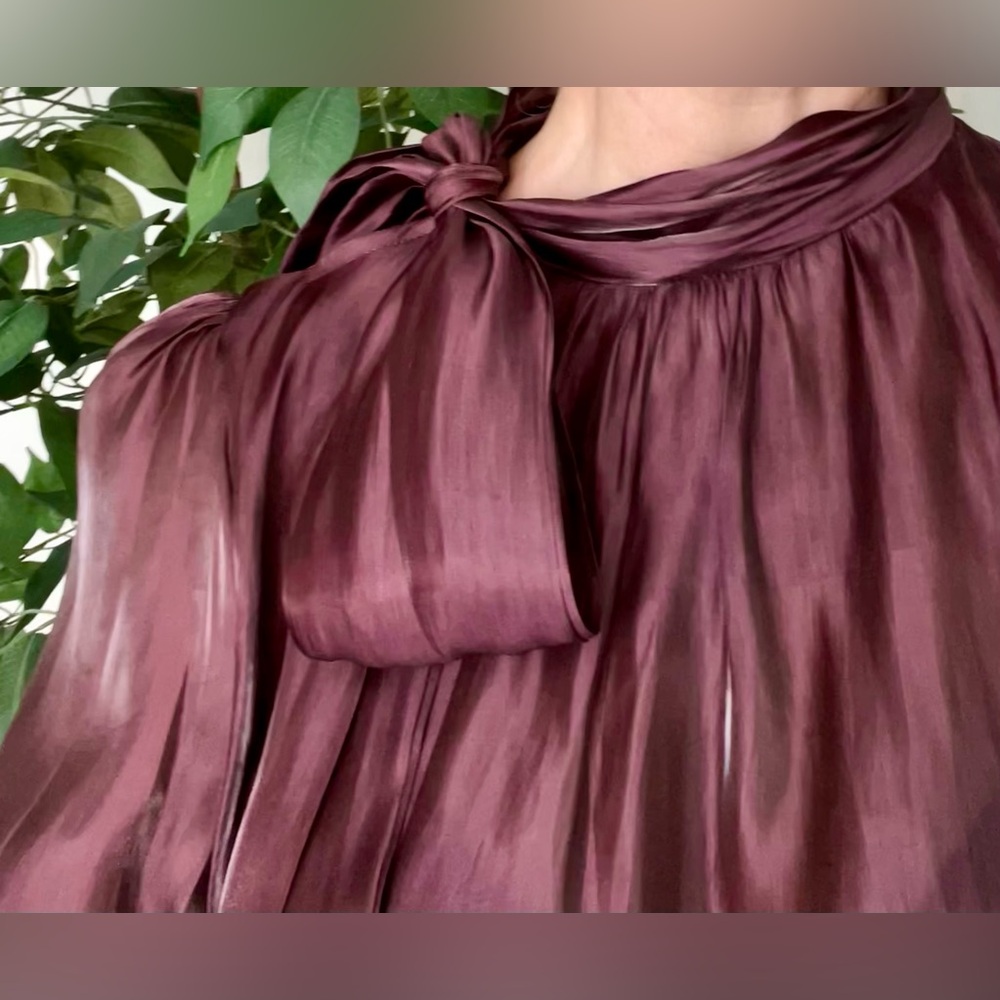 Elegant Blouse in Purple - Picture 5 of 8